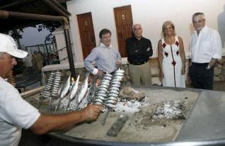 espetos-sardinas-gastronomia-playa-andalucia